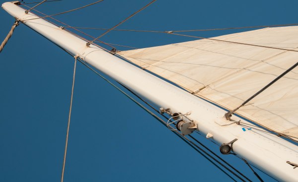 The mast of a catamaran